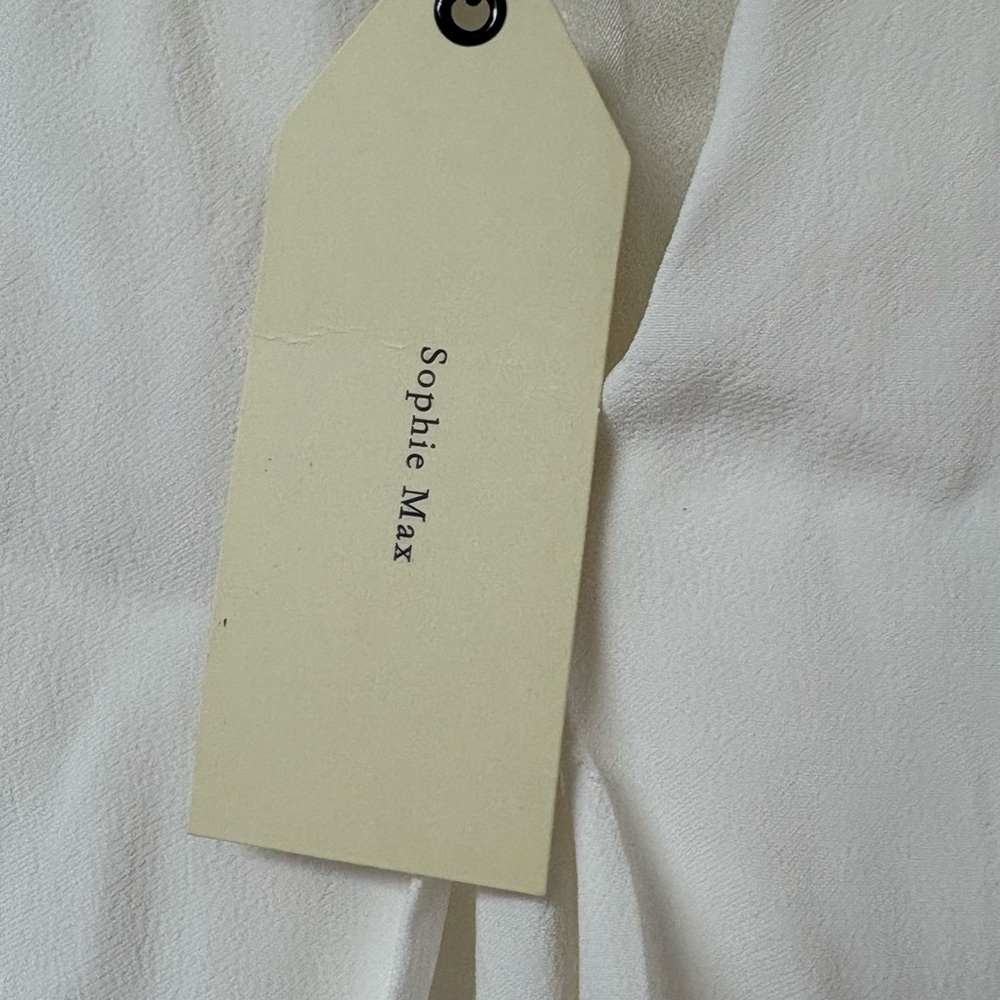 NWT Women’s Sophie Max White Top NWT! #gift - Picture 7 of 8